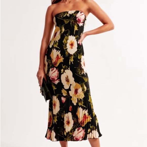 Abercrombie & Fitch Dresses & Skirts - Abercrombie & Fitch The A&F Giselle Pleat Release Midi Dress